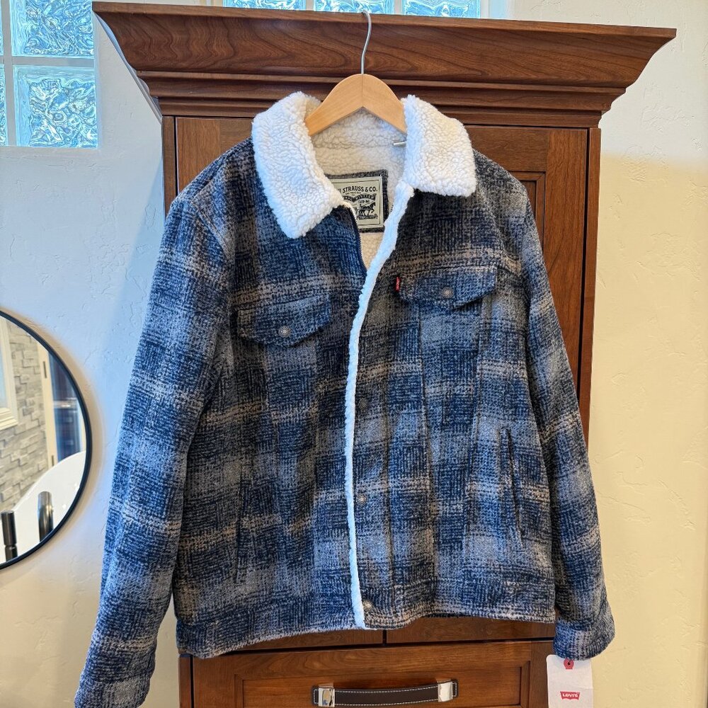 Levis Sherpa Lined Trucker Style Plaid Jacket